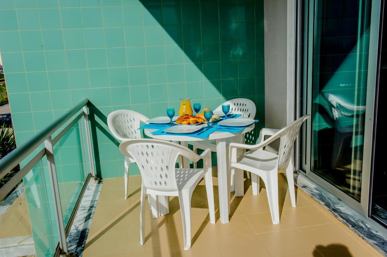 Alojamentos Campo & Mar-T2 Com Piscina ساو مارتينهو دو بورتو المظهر الخارجي الصورة