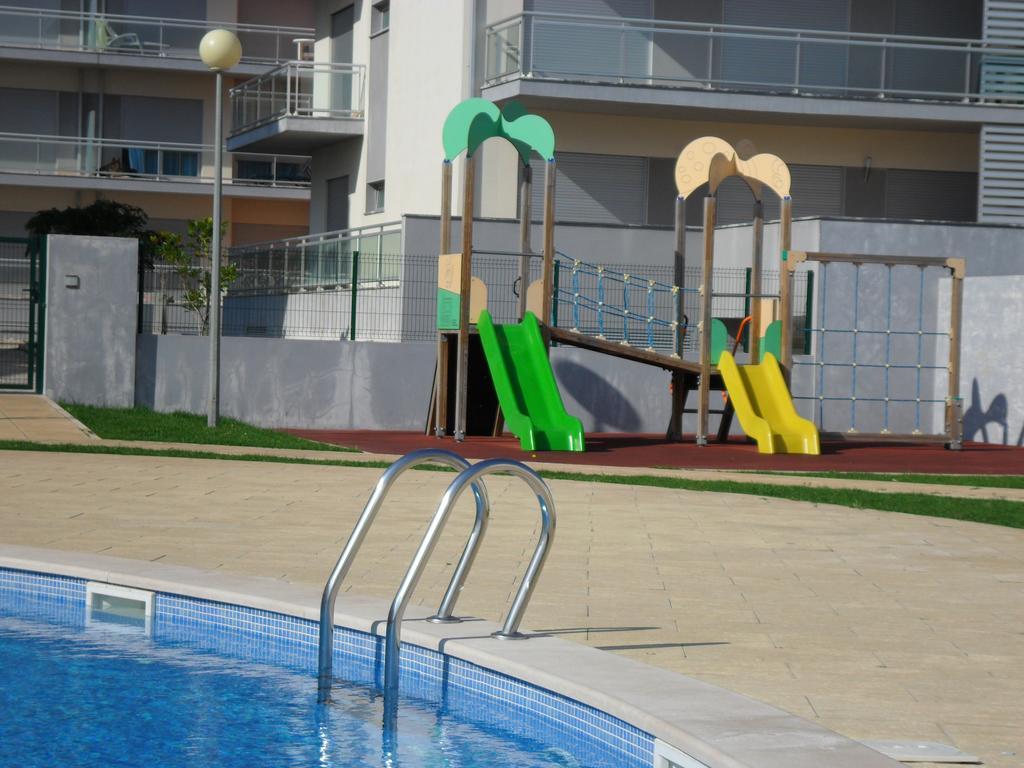 Alojamentos Campo & Mar-T2 Com Piscina ساو مارتينهو دو بورتو المظهر الخارجي الصورة
